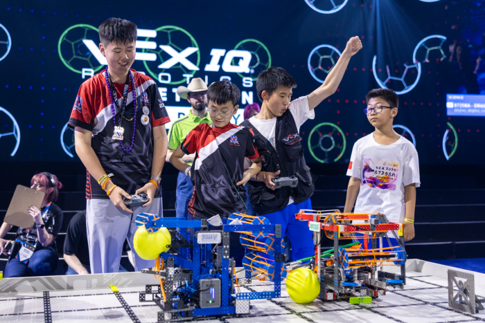 vexworlds-2025---day-9---viqrc---finals--winners---052_54520109181_o vexworlds-2025---day-9---viqrc---finals--winners---052_54520109181_o